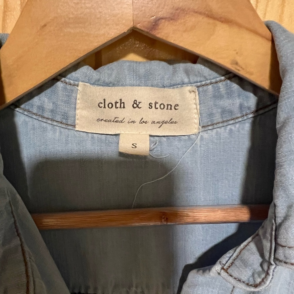 Cloth & Stone Anthropologie Chambray button down - Picture 3 of 4